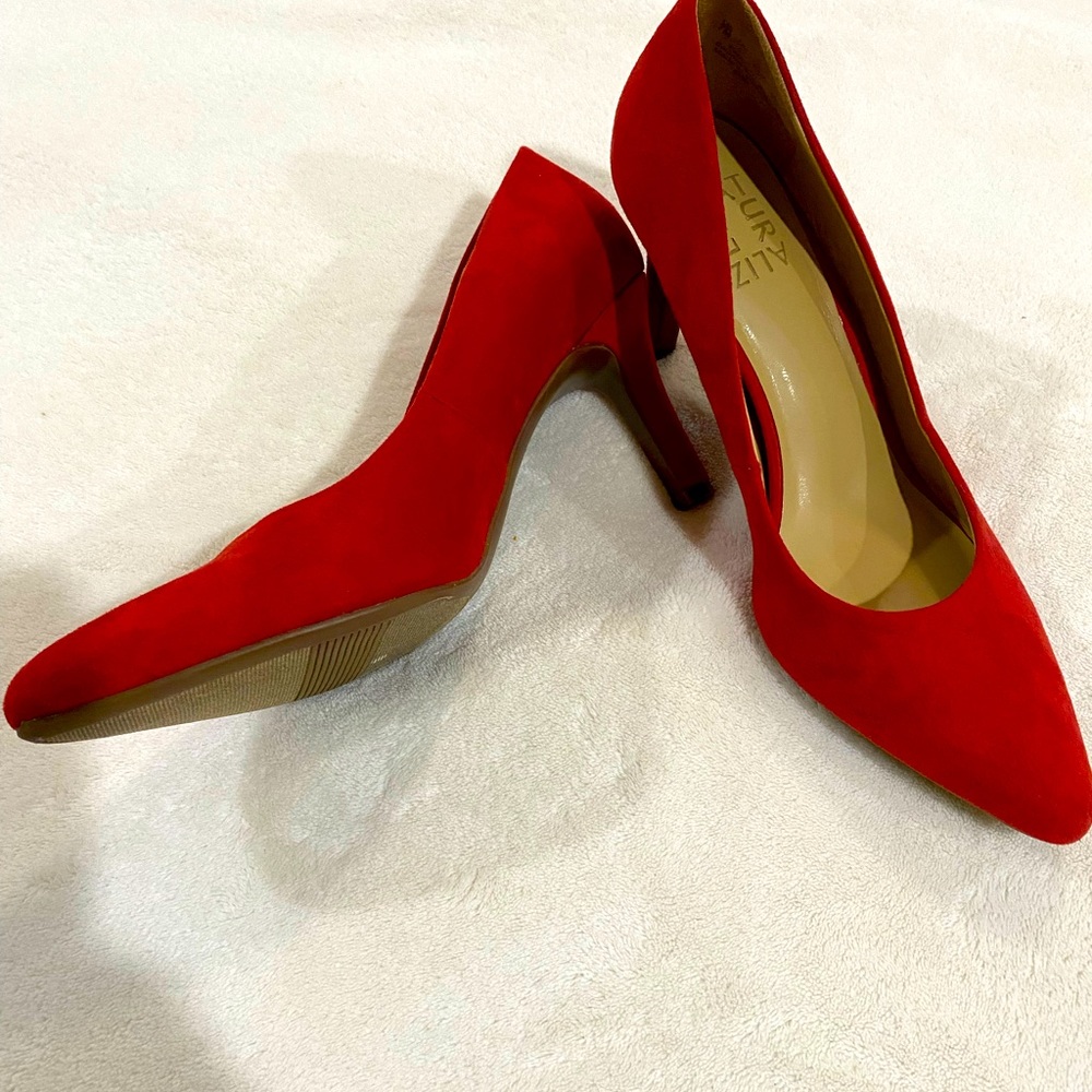 Naturalizer Red Velvet pumps